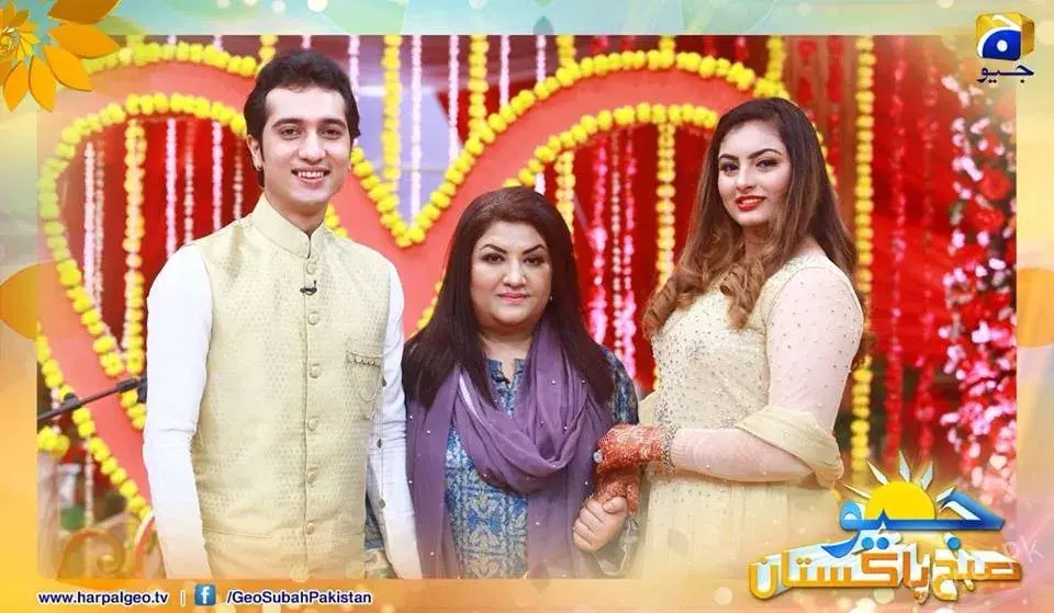 Hina-Dilpazeer-with-her-Newly-Married-Son-and-Daughter-in-Law-1